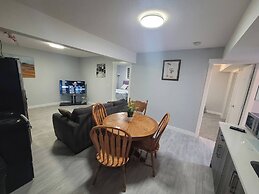 Luxurious Home Away From Home With AC