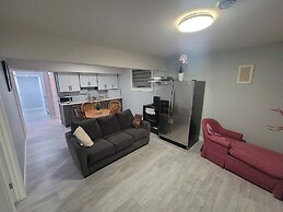 Luxurious Home Away From Home With AC