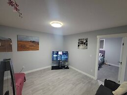 Luxurious Home Away From Home With AC