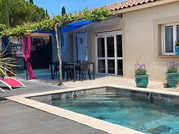 Villa Alba: Sunlit Comfort in Lirac