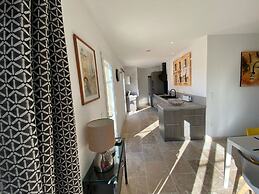 Villa Alba: Sunlit Comfort in Lirac
