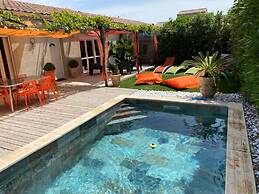 Villa Alba: Sunlit Comfort in Lirac