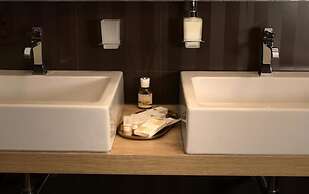 Palace Eight Suites & Spa