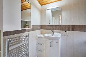 Host Stay Mandarin Lodge