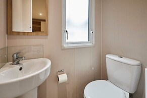 Host Stay Blossom Lodge