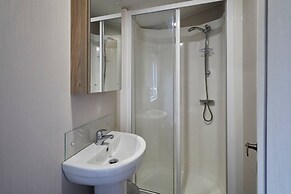 Host Stay Blossom Lodge