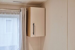 Host Stay Blossom Lodge