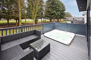Host Stay Blossom Lodge