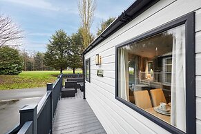Host Stay Blossom Lodge