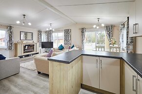 Host Stay Rowan Lodge
