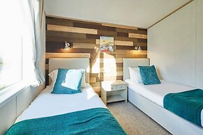 Host Stay Hedgerow Lodge
