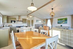 Host Stay Hedgerow Lodge