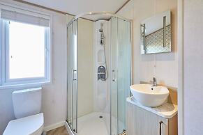 Host Stay Hedgerow Lodge