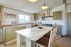 Host Stay Hedgerow Lodge