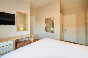 Host Stay Crystal Lodge