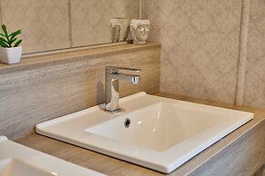 Host Stay Malton Pines Lodge