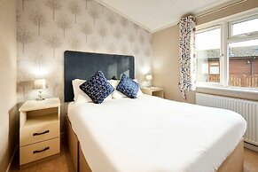 Host Stay Deneb Lodge