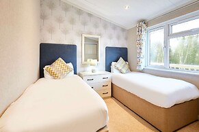 Host Stay Deneb Lodge
