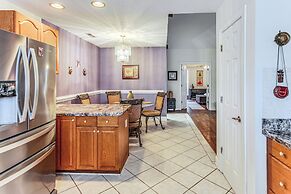 Screened Porch + Pool Access: Longs Golf Getaway