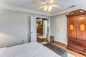 Screened Porch + Pool Access: Longs Golf Getaway