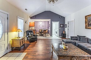 Screened Porch + Pool Access: Longs Golf Getaway