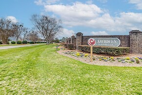 Screened Porch + Pool Access: Longs Golf Getaway