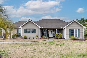 Screened Porch + Pool Access: Longs Golf Getaway