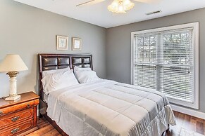 Screened Porch + Pool Access: Longs Golf Getaway
