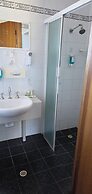 Kingston Ocean View Motel