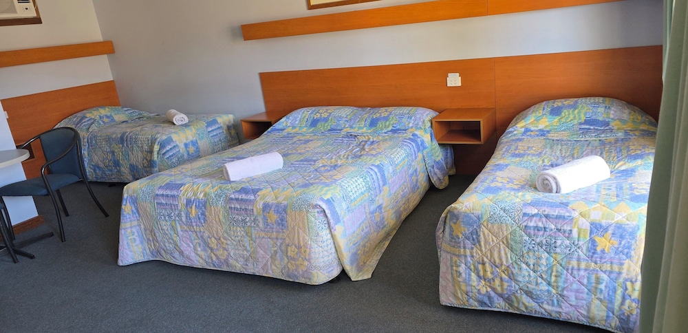 Kingston Ocean View Motel