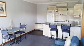 Kingston Ocean View Motel