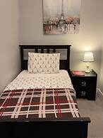 Spacious-cozy 2bed Condo in Square Ones Misissauga