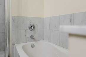 North Suites - Downtown Toronto