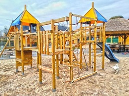Holiday Homes With Fireplaces, Playground