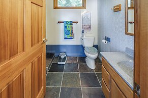 Hot Tub & Whale Watching! Scenic Sitka Escape