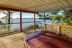Hot Tub & Whale Watching! Scenic Sitka Escape