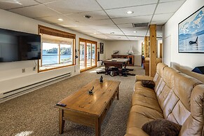 Hot Tub & Whale Watching! Scenic Sitka Escape