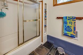 Hot Tub & Whale Watching! Scenic Sitka Escape