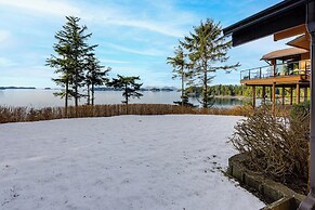 Hot Tub & Whale Watching! Scenic Sitka Escape