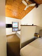 Black Horse Motor Inn