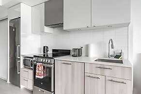 Casa Suites - Downtown Toronto