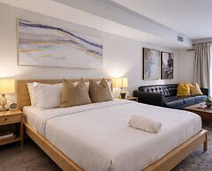 Casa Suites - Downtown Toronto