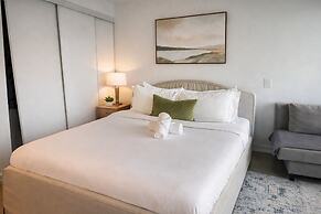 Casa Suites - Downtown Toronto