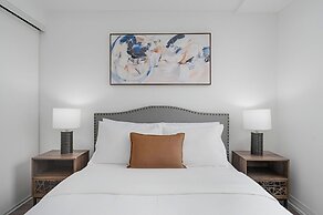 Casa Suites - Downtown Toronto