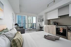 Casa Suites - Downtown Toronto