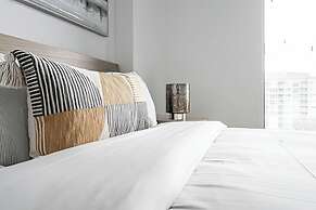 Casa Suites - Downtown Toronto