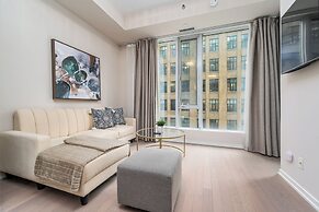 Casa - Toronto Downtown