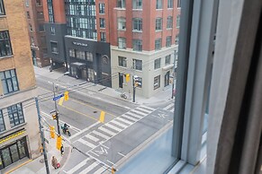Casa - Toronto Downtown