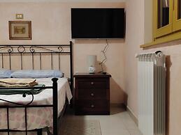 COUNTRY HOUSE