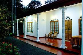 Thathsara Holiday Inn